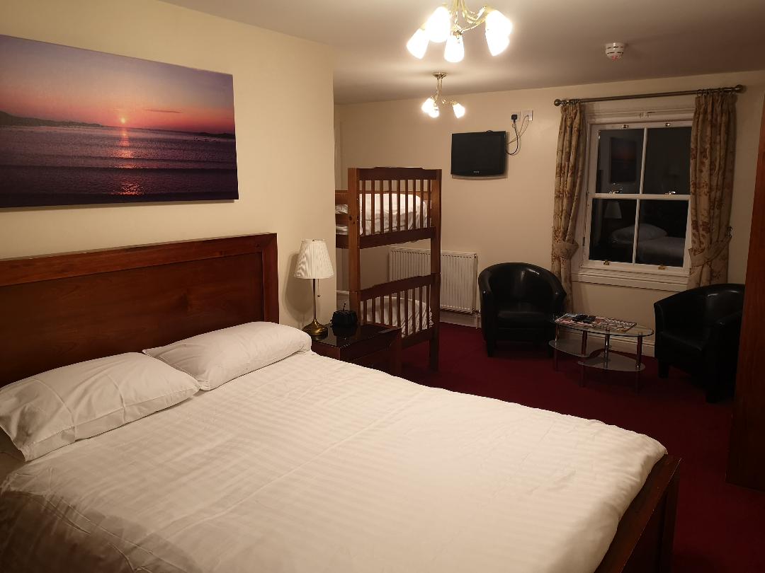 Elphinstone Hotel room, Biggar, Scotland 