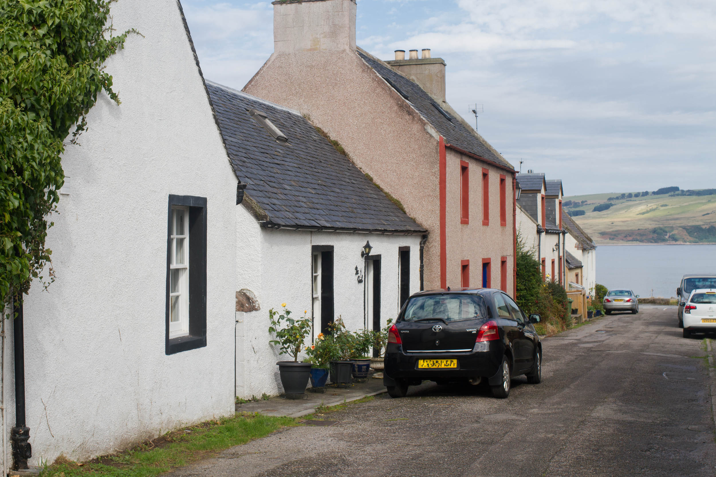 Image of: Cromarty. Small, painted cottages 